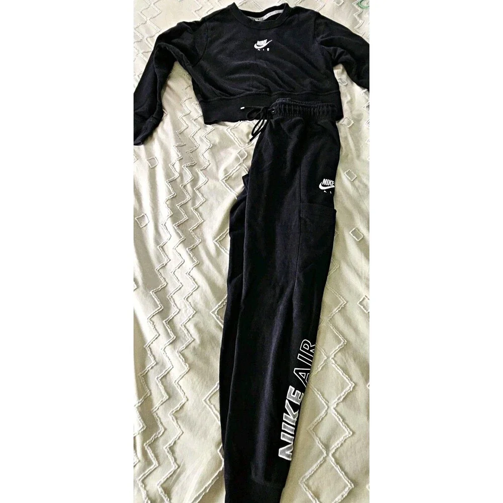 Nike Air Kid's 2-Piece Sweatsuit Logo Pockets Drawstring Black Size S